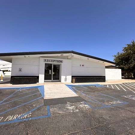 G T Hotels Inn & Suites Extended Stay Victorville Bagian luar foto