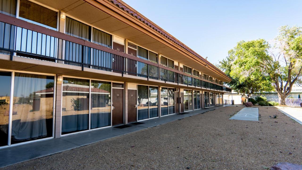 G T Hotels Inn & Suites Extended Stay Victorville Bagian luar foto
